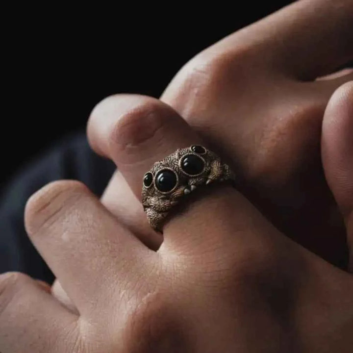 Elegant Nightfang Spider-Inspired Ring