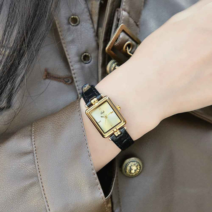 Elegant Gold-Toned Watch for Timeless Style