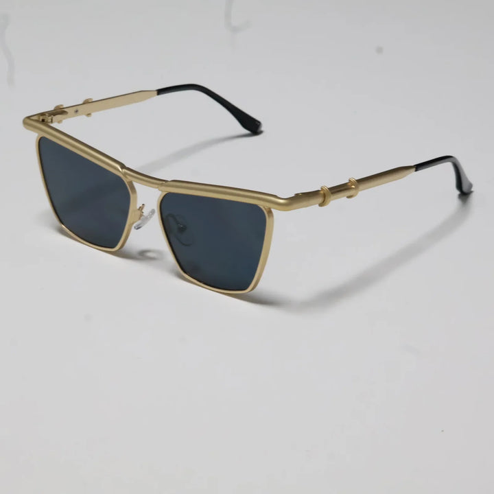 Stylish Oversized Sunglasses for Ultimate UV Protection