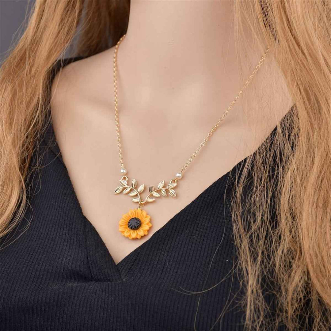 Sunflower Pendant Necklace - Radiant Floral Jewelry