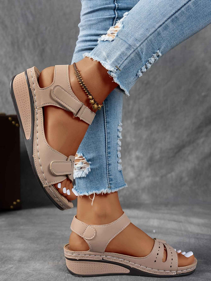 Poppy | Women's Sandals with Breathable Strap and Flexible Platform
