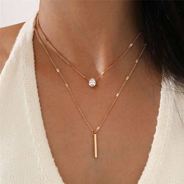 Vina | Women's Elegant Necklace Set - Classic and Timeless Design Gold