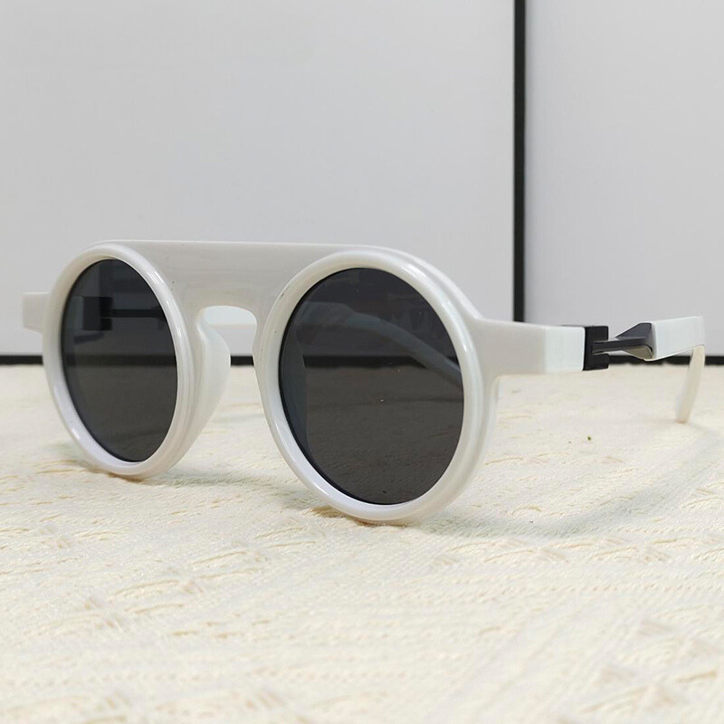 Vintage-Inspired Orbit Sunglasses White