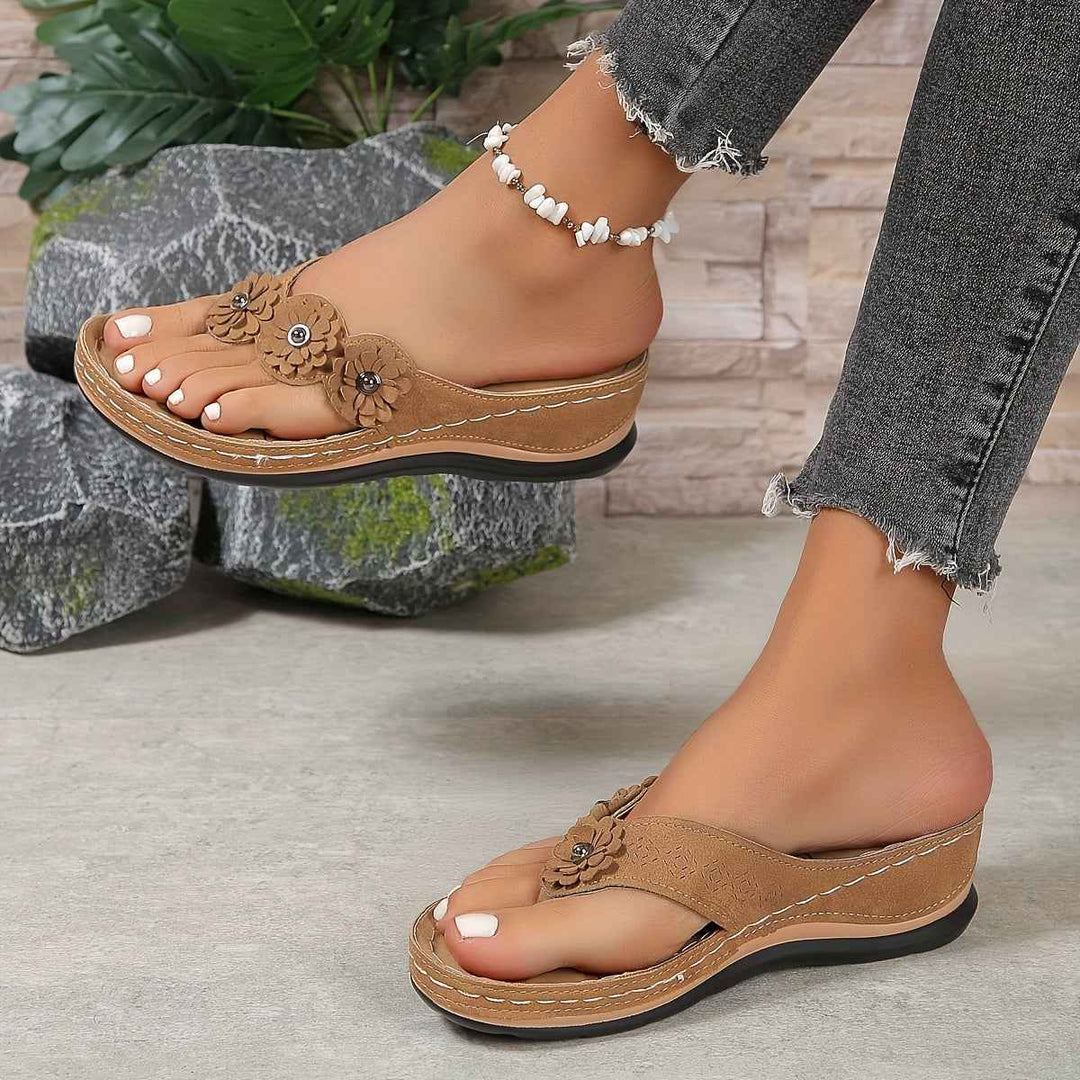 Vintage Women's Sandals with Ergonomic Comfort Footbed