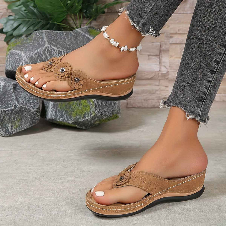 Vintage Women's Sandals with Ergonomic Comfort Footbed