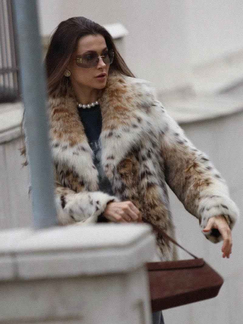 Women's Bold Leopard Pattern Velvet Fur Coat – Statement Outerwear