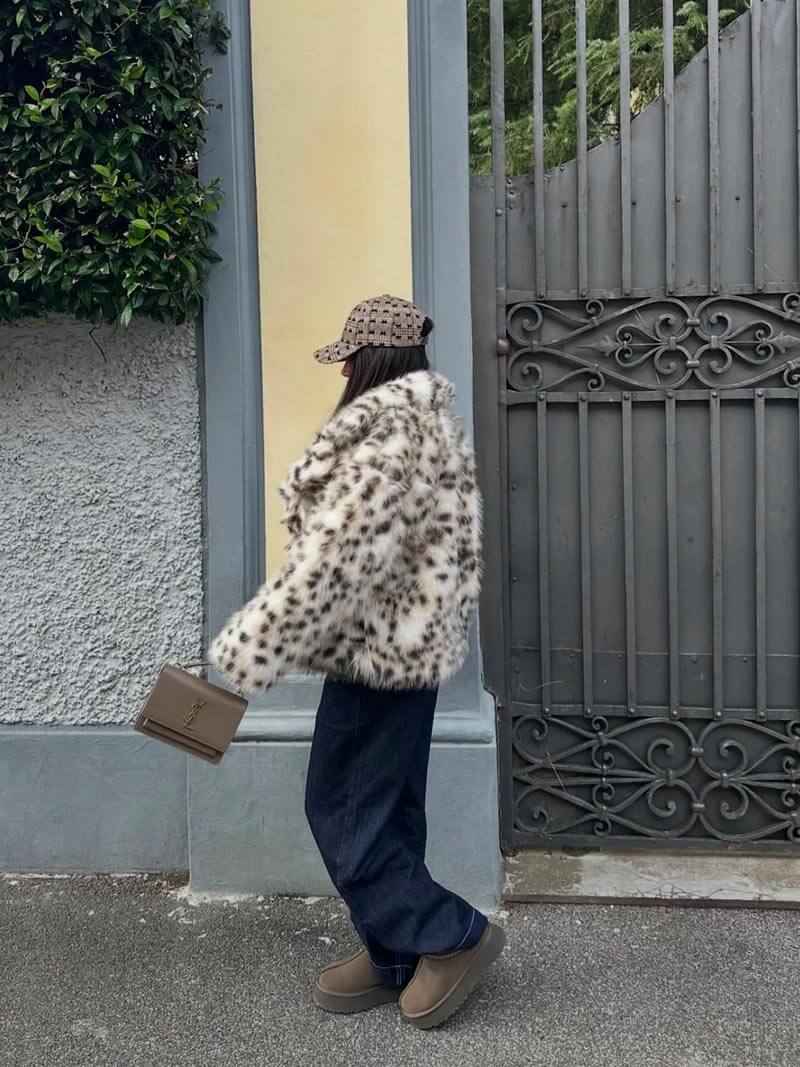 Women's Bold Leopard Pattern Velvet Fur Coat – Statement Outerwear