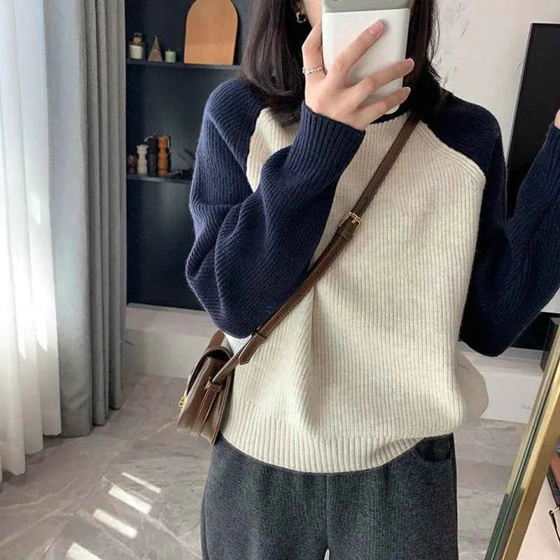 Women's Colorblock Knitted Sweater – Relaxed Fit with Raglan Sleeves Navy Blue One Size