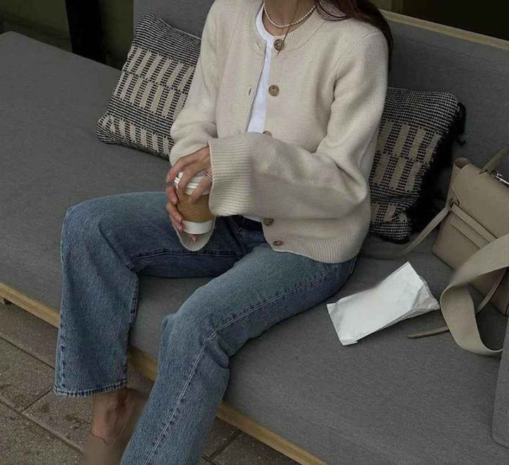 Women's Elegant Cardigan - Stylish and Versatile