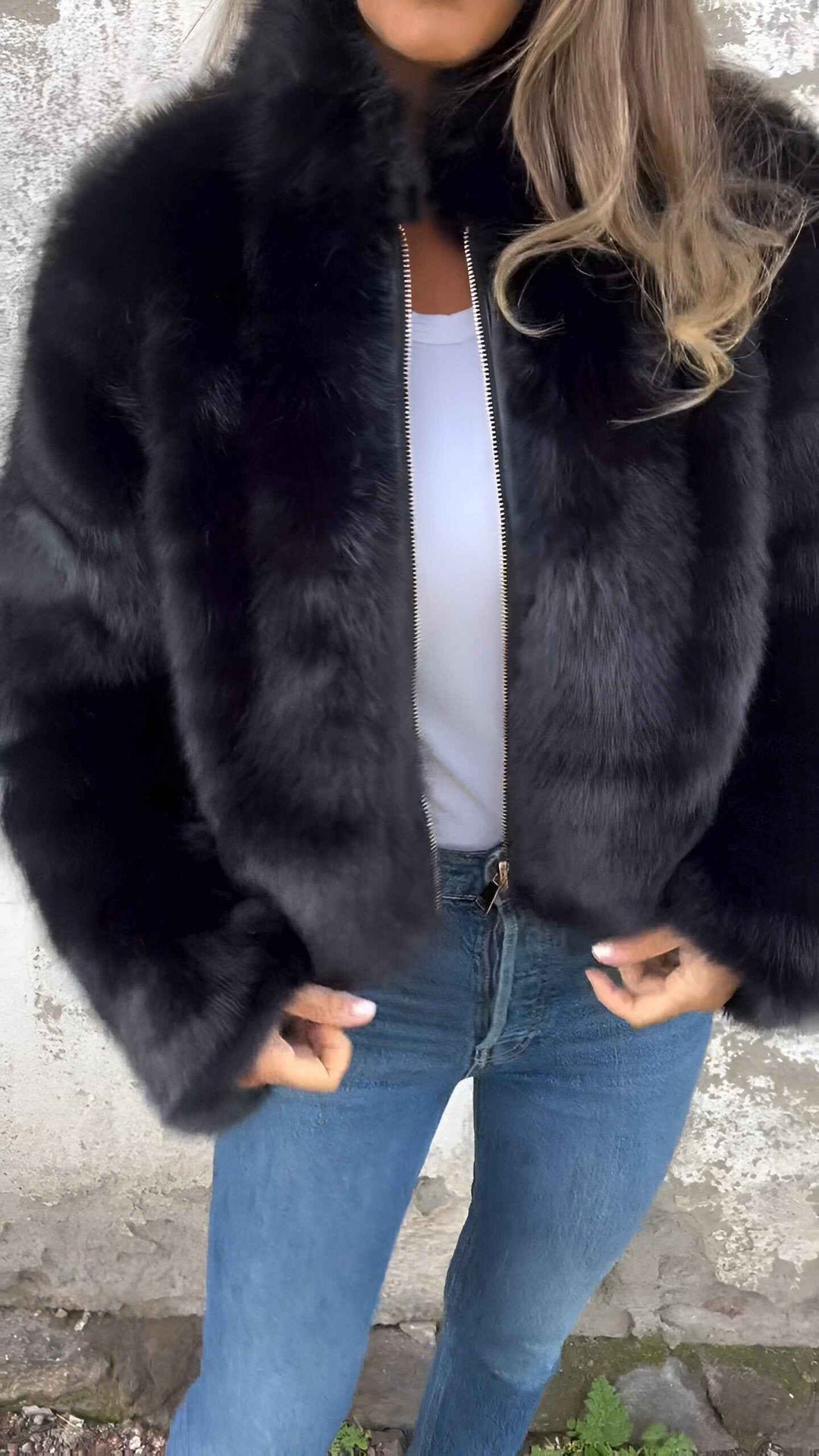 Women's Faux Fur Jacket - High Collar - Regular Fit - Zipper Closure - Stylish & Warm Black