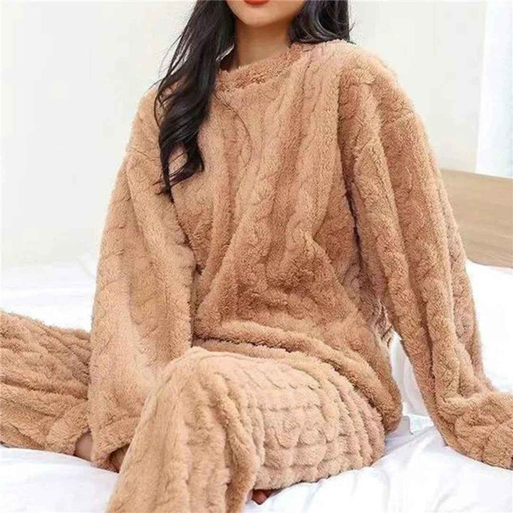 Women's Fuzzy Knit Pyjama Set – Relaxed Fit – Cable Pattern – Full Length Brown