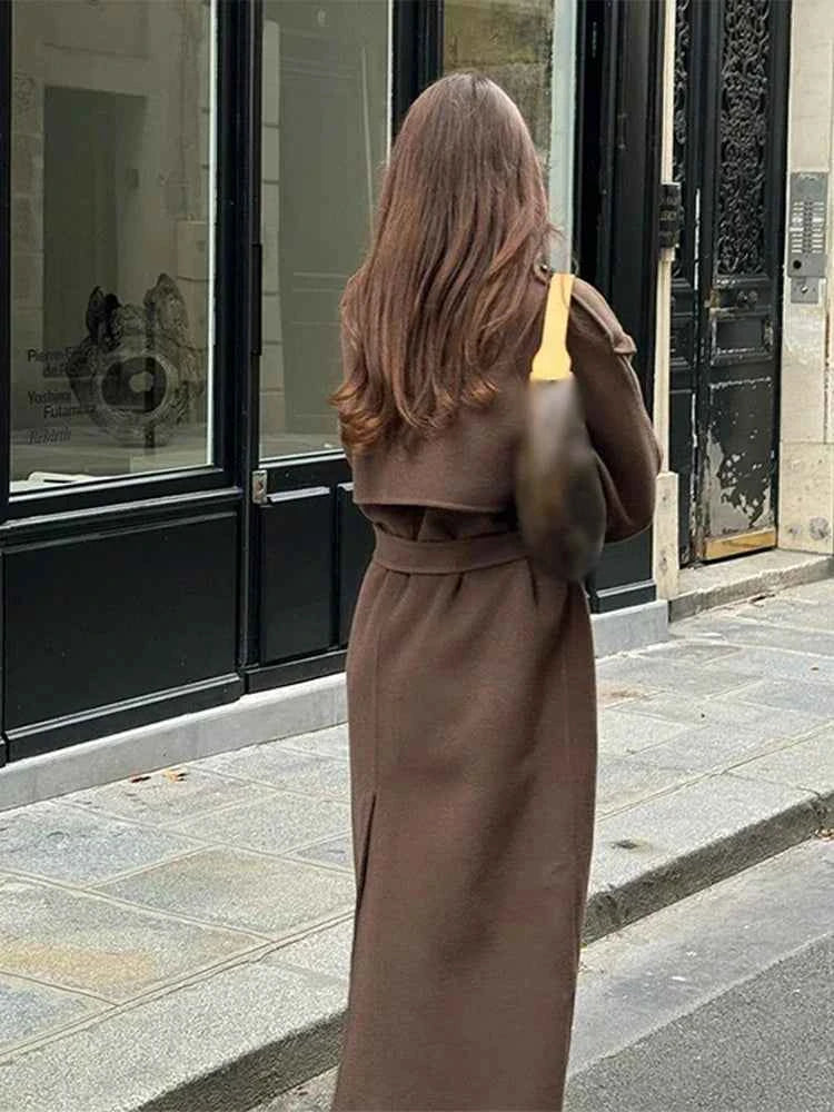 Women's Long Tailored Trenchcoat - Double-Layer Closure - Classic Style