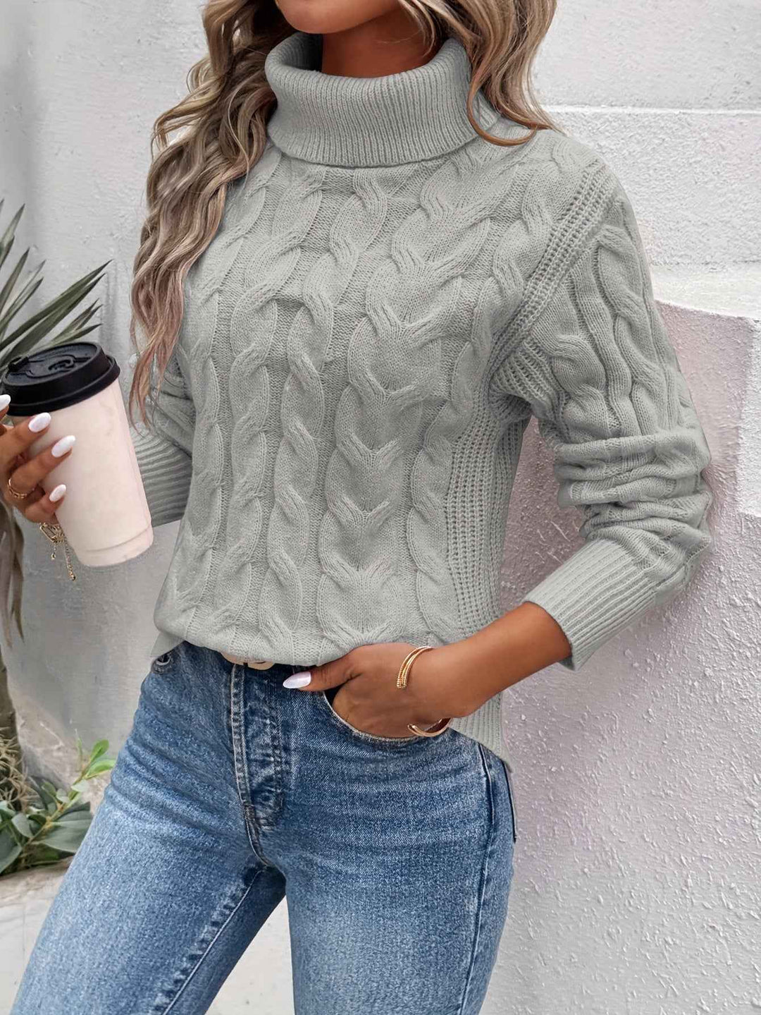 Women's Relaxed Fit Turtleneck - Knitted Cable Pattern - Long Sleeves Grey