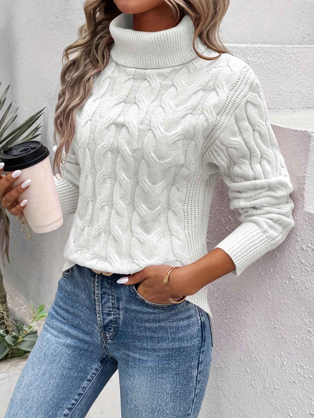 Women's Relaxed Fit Turtleneck - Knitted Cable Pattern - Long Sleeves White