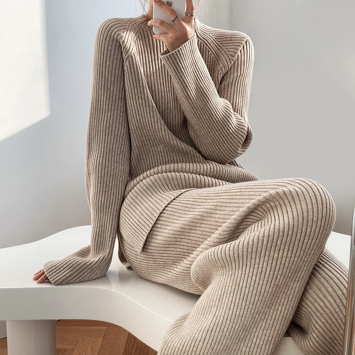 Women's Relaxed Knit Set – Round Neck Sweater & Wide Elastic Waist Pants