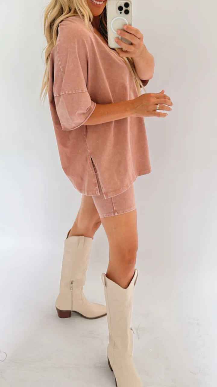 Women's Oversized V-Neck T-Shirt & Stretch Biker Shorts Set - Comfortable Fit