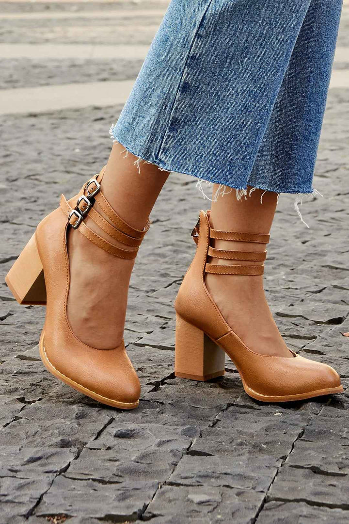 Casilda | Smooth Sandals with Ankle Strap and Thick Heel Brown