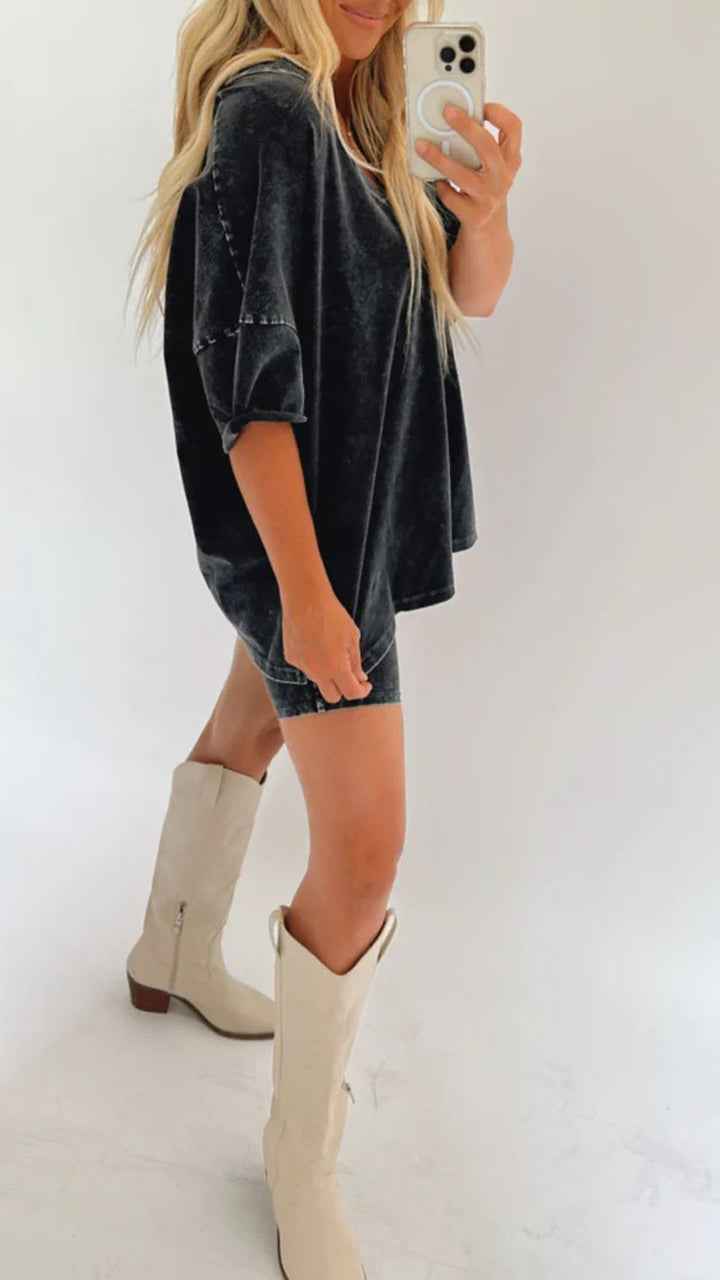 Women's Oversized V-Neck T-Shirt & Stretch Biker Shorts Set - Comfortable Fit