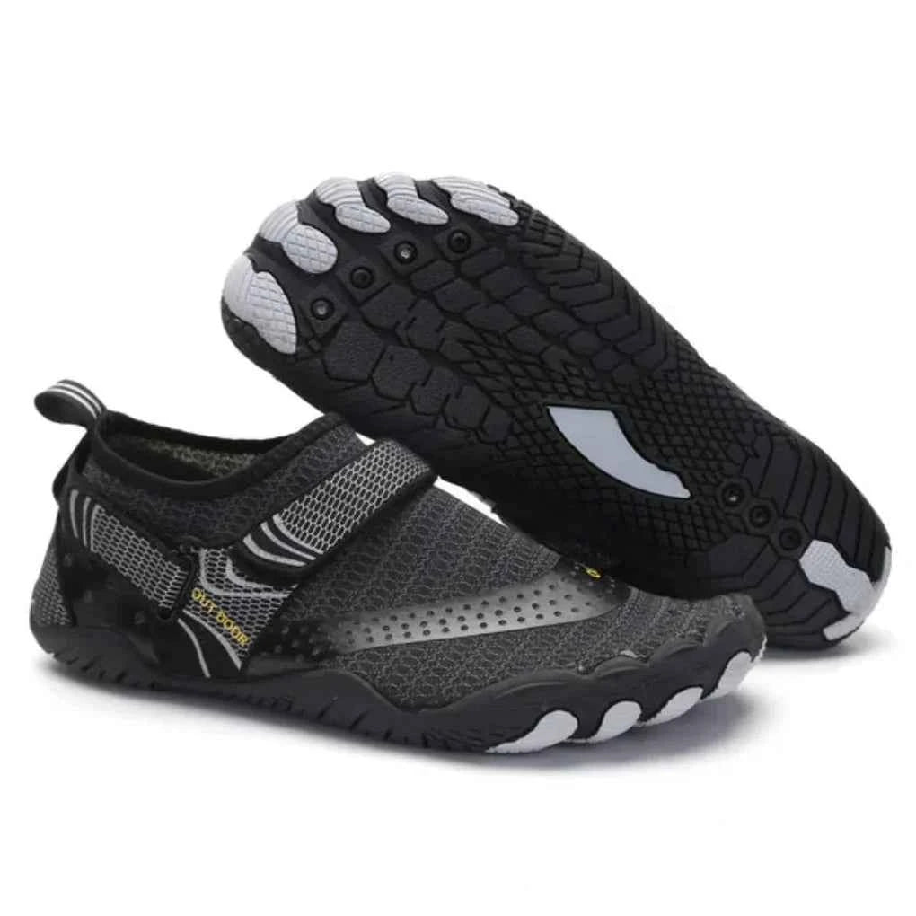 Men's Lightweight Barefoot Water Shoes with Grip for Wet Adventures Black