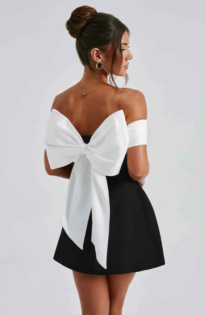 Jessica | Elegant Mini Dress with Modern Bow Detail