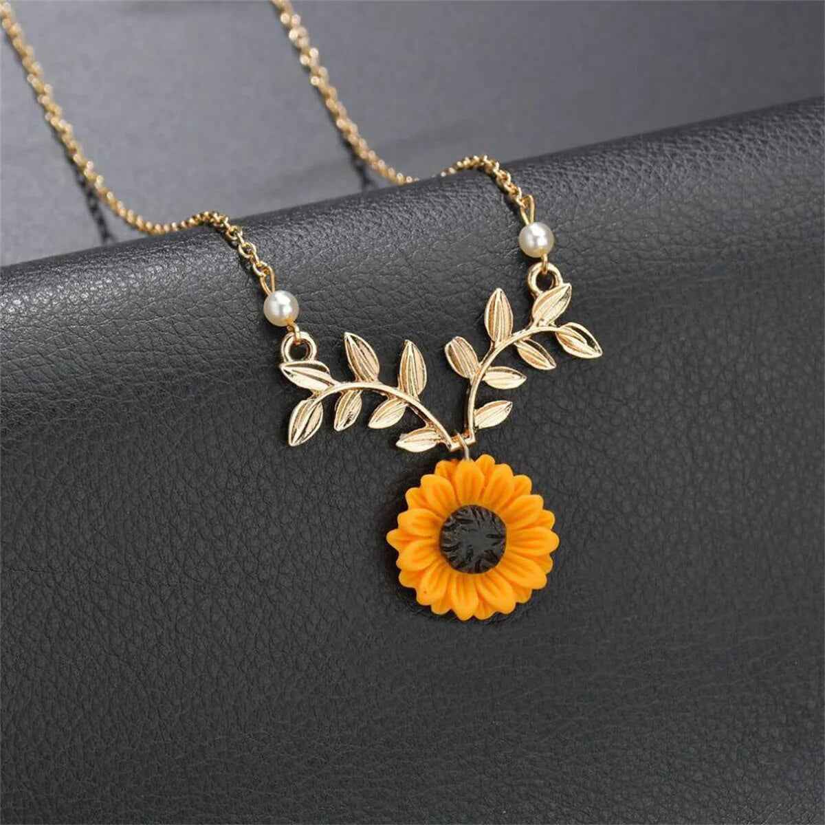 Sunflower Pendant Necklace - Radiant Floral Jewelry