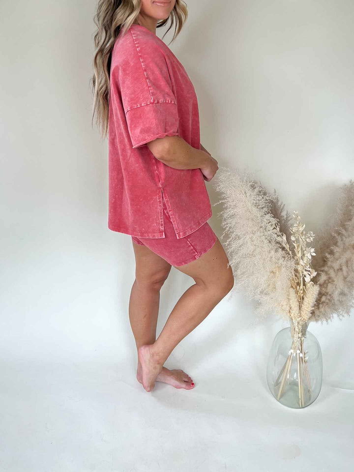 Women's Oversized V-Neck T-Shirt & Stretch Biker Shorts Set - Comfortable Fit