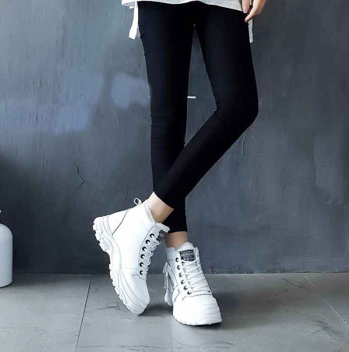 Women's Black Fleece Lined Lace Up Chunky Sole Winter Boots