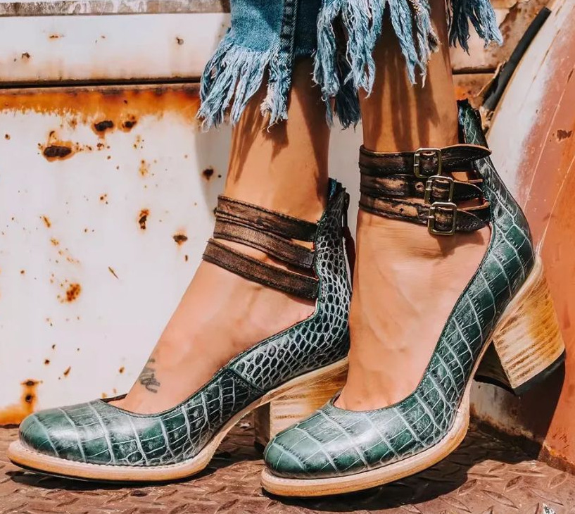 Naturéva | Elegant and Comfortable Sandals Green snake (Sold Out)