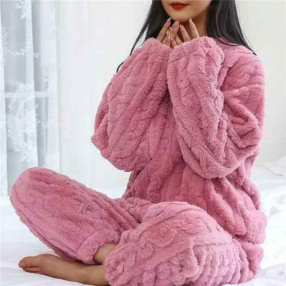 Women's Fuzzy Knit Pyjama Set – Relaxed Fit – Cable Pattern – Full Length Pink