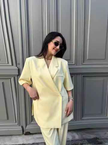 Women's Loose Fit Blazer - Three-Quarter Sleeve - Cotton - Button Closure - Notched Lapel Yellow