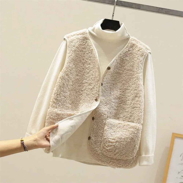 Women's Sherpa Fleece Gilet - Relaxed Fit with Buttons - Casual Layering Essential Off-white