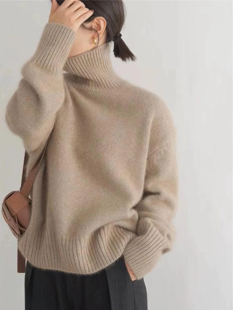 Women's Ribbed Knit Cashmere Turtleneck Sweater