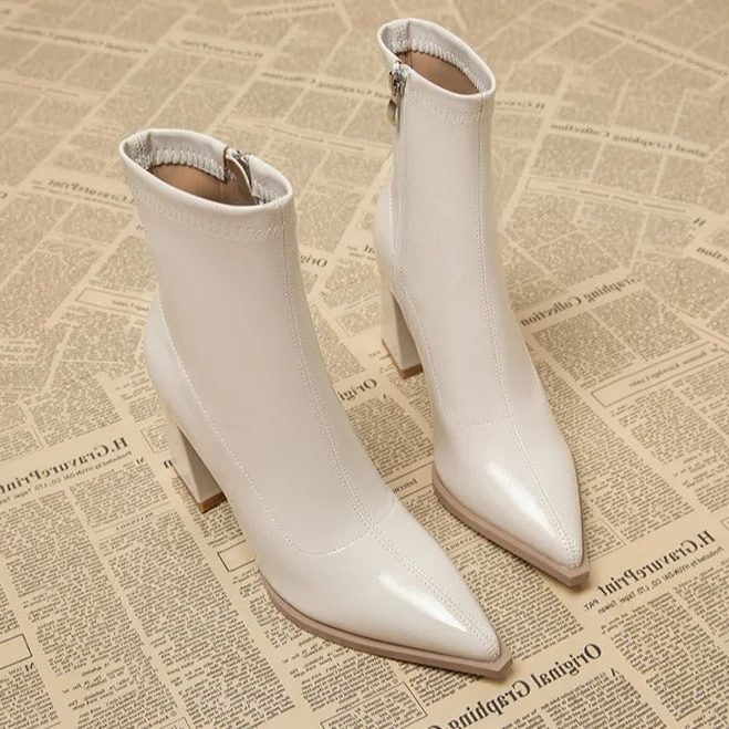 Winterliche Damen-Stiefeletten mit spitzer Zehenpartie
