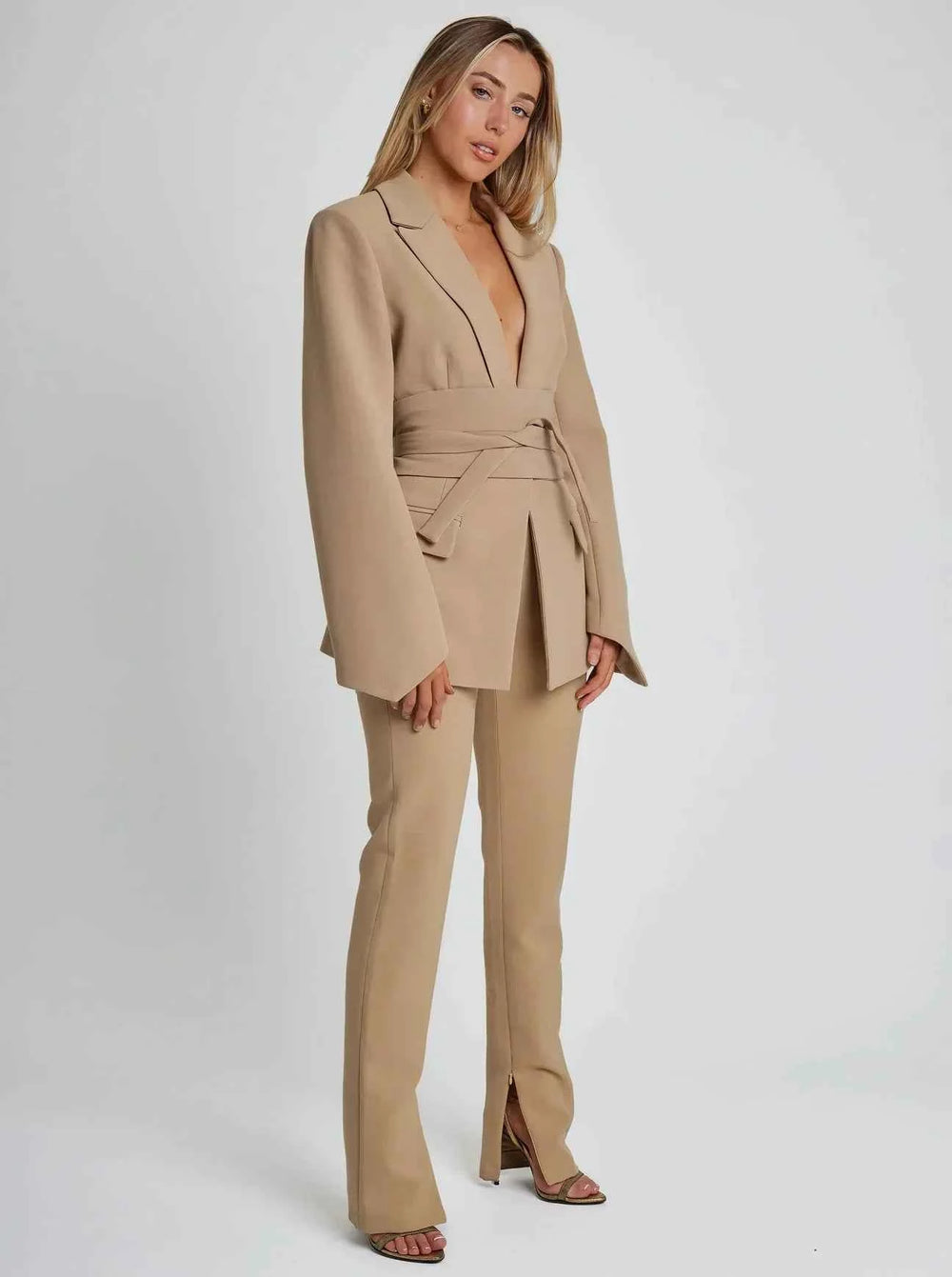 Women's Stylish Blazer - Chic and Versatile Outerwear Beige