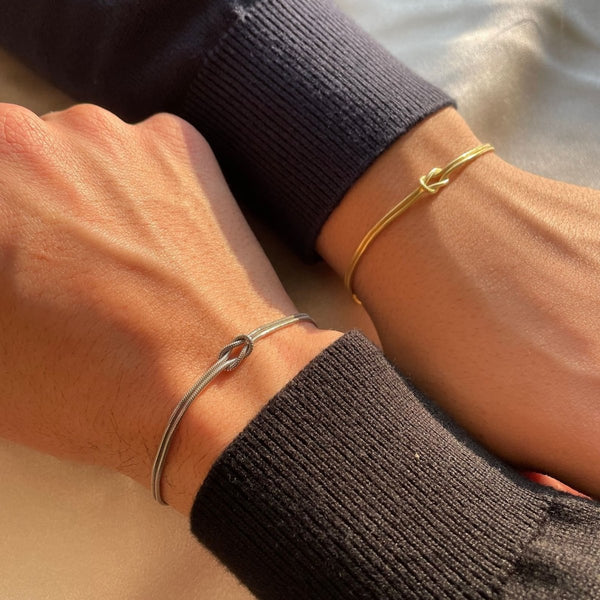 Amore | Women's Minimalist Love Knot Bracelet