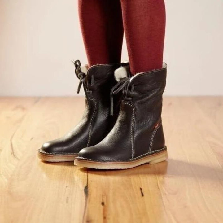 Snörade vinterboots för kvinnor med pälsfoder