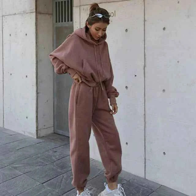 Women's Trendy Hooded Set - Stylish and Comfortable Auburn