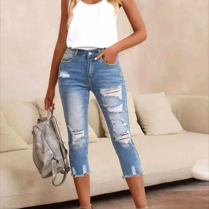 Women's Distressed Skinny Capri Jeans