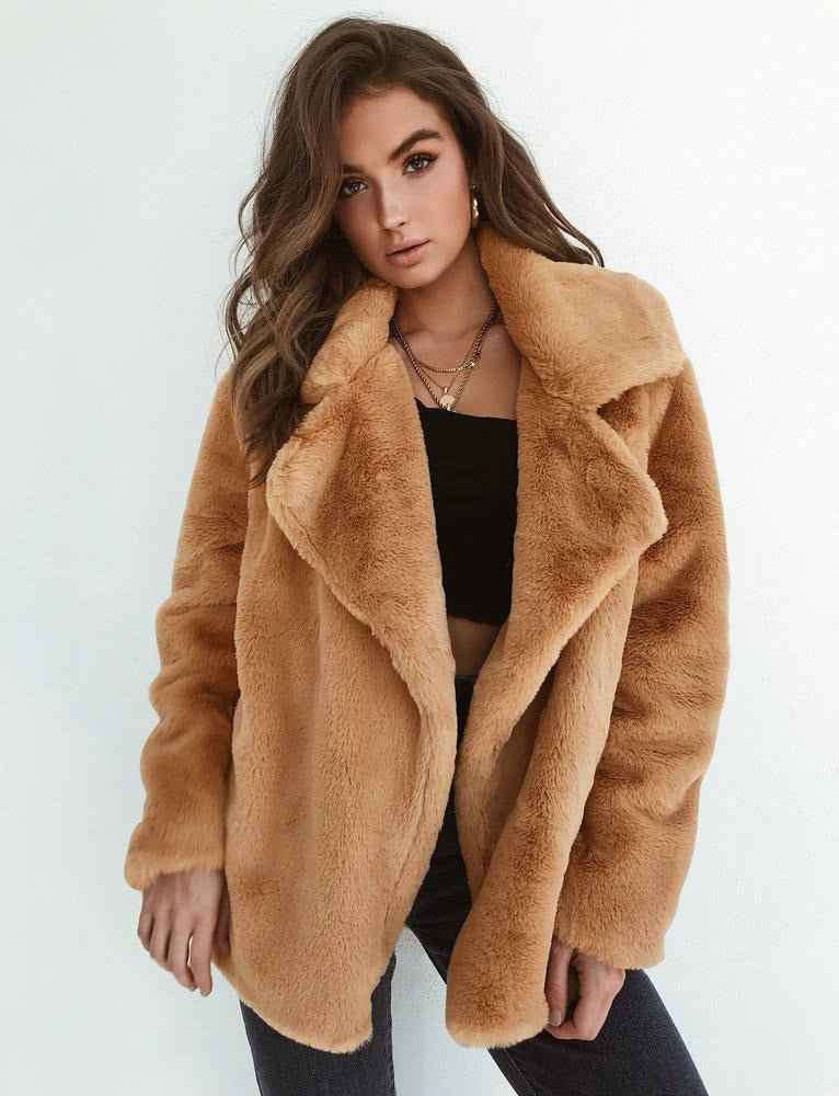 Women's Teddy Fur Coat with Wide Lapel Collar | Cozy & Stylish Light Brown